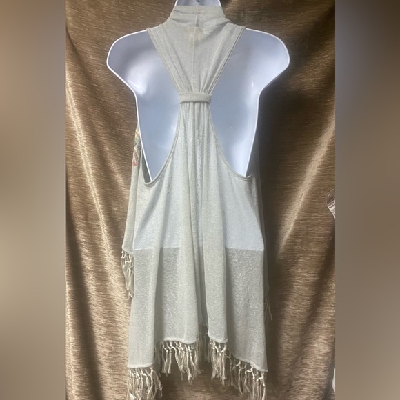 Lulumari Fringe Floral Embroidery Vest - Picture 10 of 16